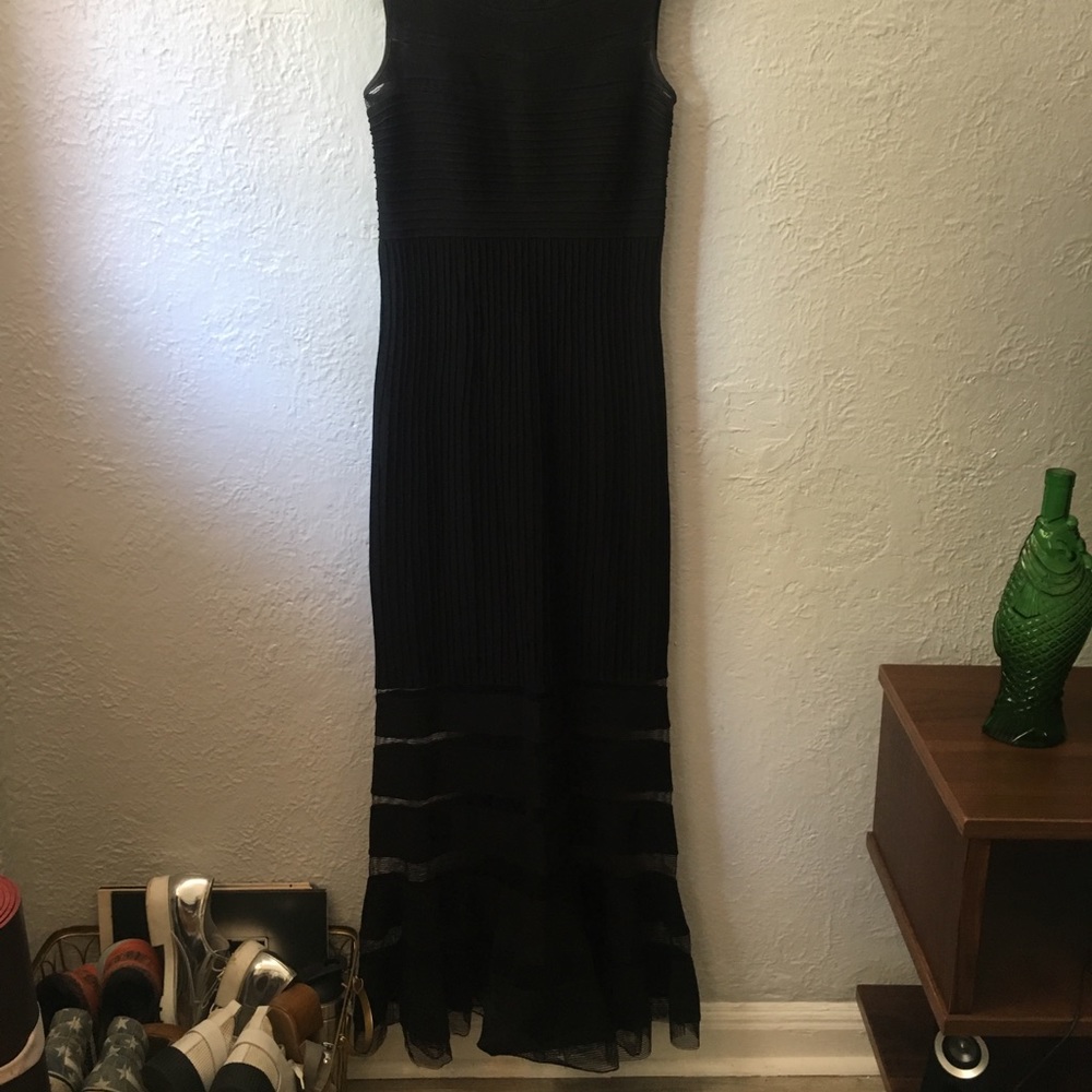 Elegant Tadashi Shoji formal dress XS